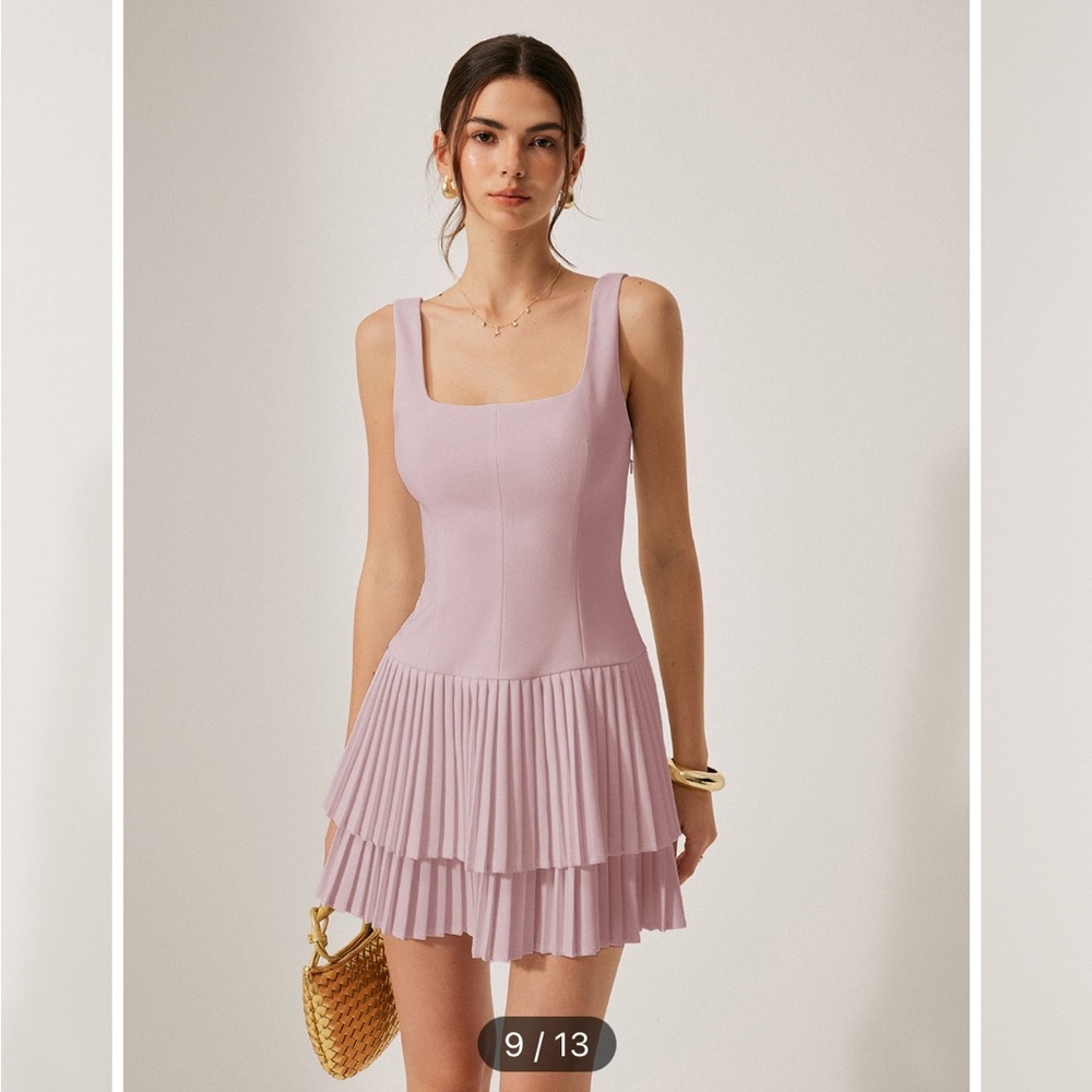 Elegant Lilac Sleeveless Dress